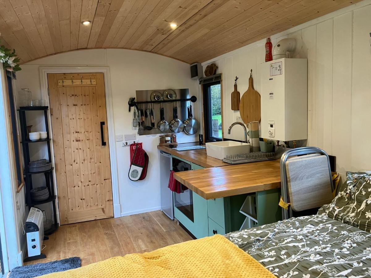 1 Bed Converted Railway Wagon Near Crickhowell Exterior photo